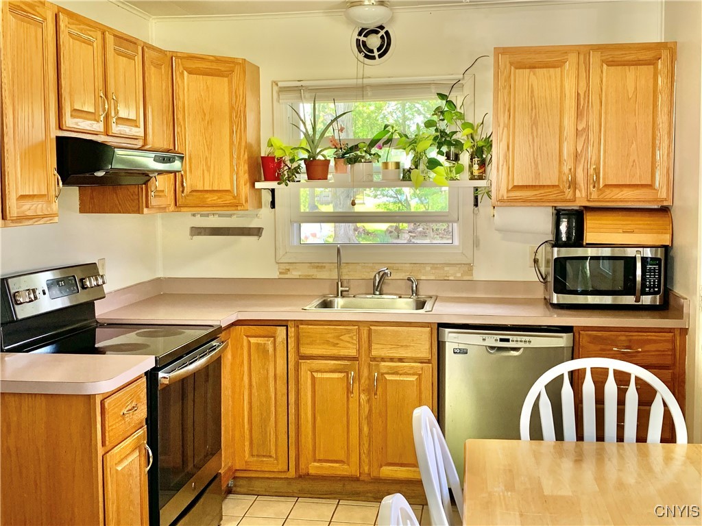 27 Arbor Drive, New Hartford, New York image 6