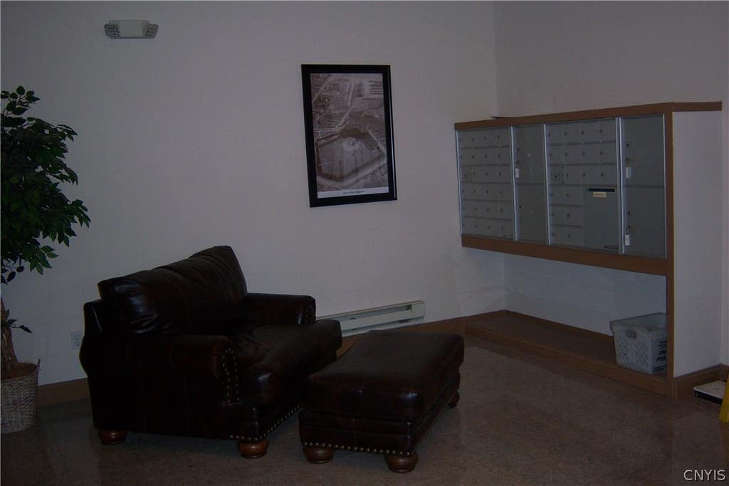 Photo of 617 E Hiawatha Boulevard #4, Syracuse, NY 13208 (MLS # S1695879)