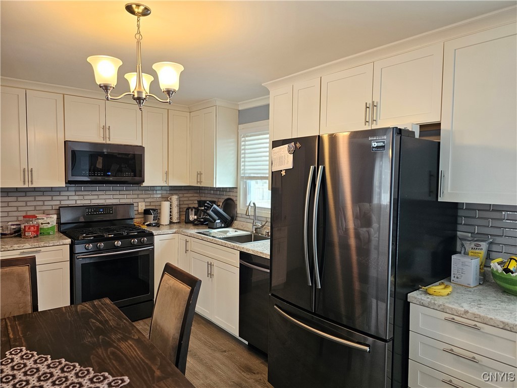 429 Linda View Lane, Utica, New York image 16