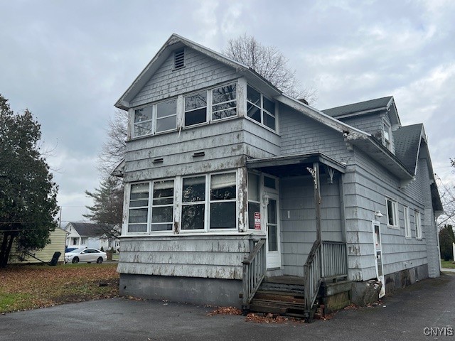 1235 Hammond Avenue 2