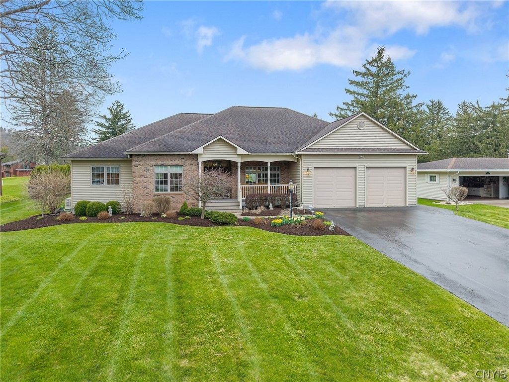 Photo of 1239 Bell Dr Dr, Cortlandville, NY 13045 (MLS # S1672940)