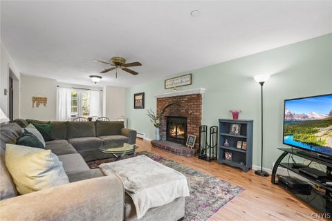 Tiny photo for 15 Olde Maple Avenue, Volney, NY 13069 (MLS # S1709696)
