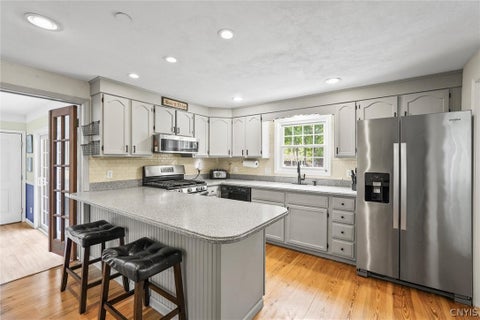 Tiny photo for 15 Olde Maple Avenue, Volney, NY 13069 (MLS # S1709696)