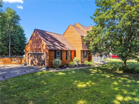 Tiny photo for 15 Olde Maple Avenue, Volney, NY 13069 (MLS # S1709696)