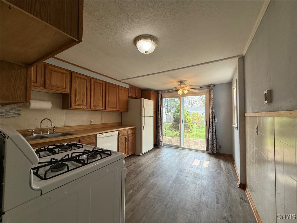 125 Maple Manor Drive Dr, Clay, New York image 12