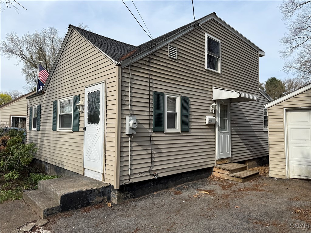 125 Maple Manor Drive Dr, Clay, New York image 3