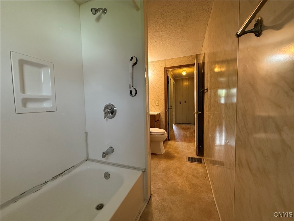 125 Maple Manor Drive Dr, Clay, New York image 22