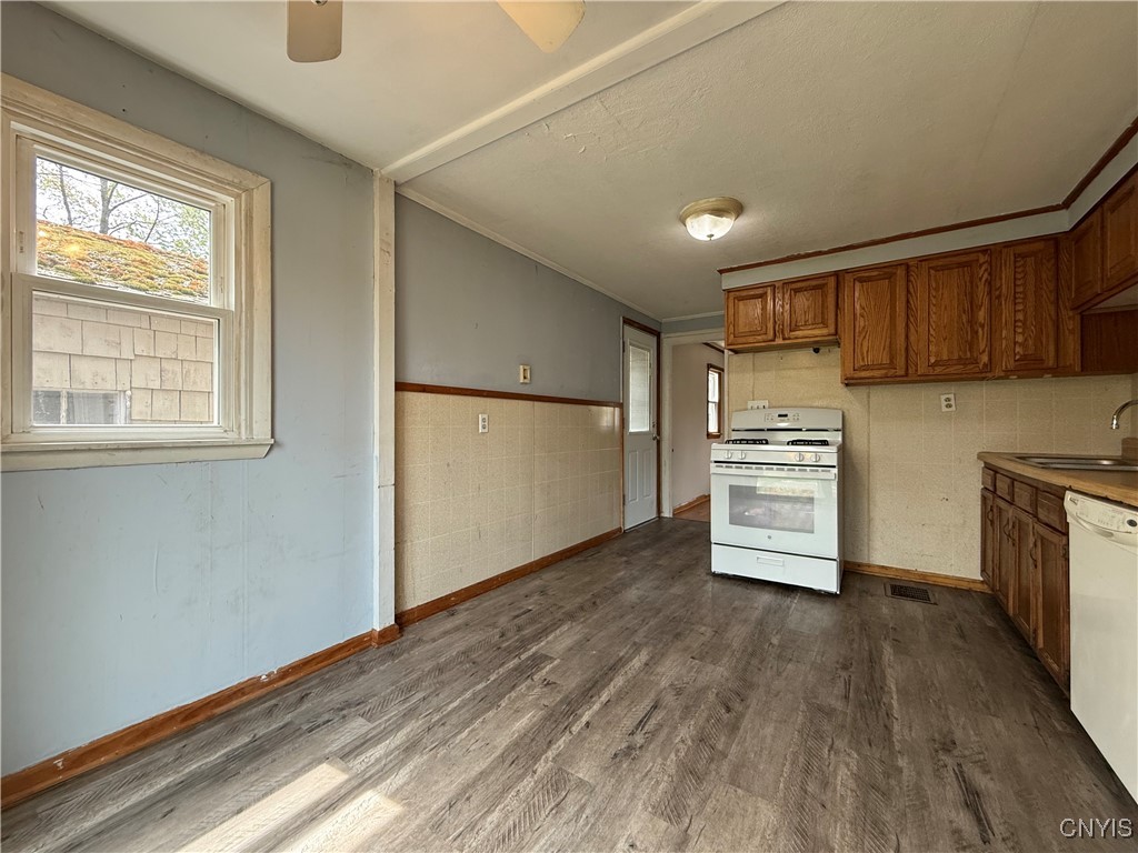 125 Maple Manor Drive Dr, Clay, New York image 14