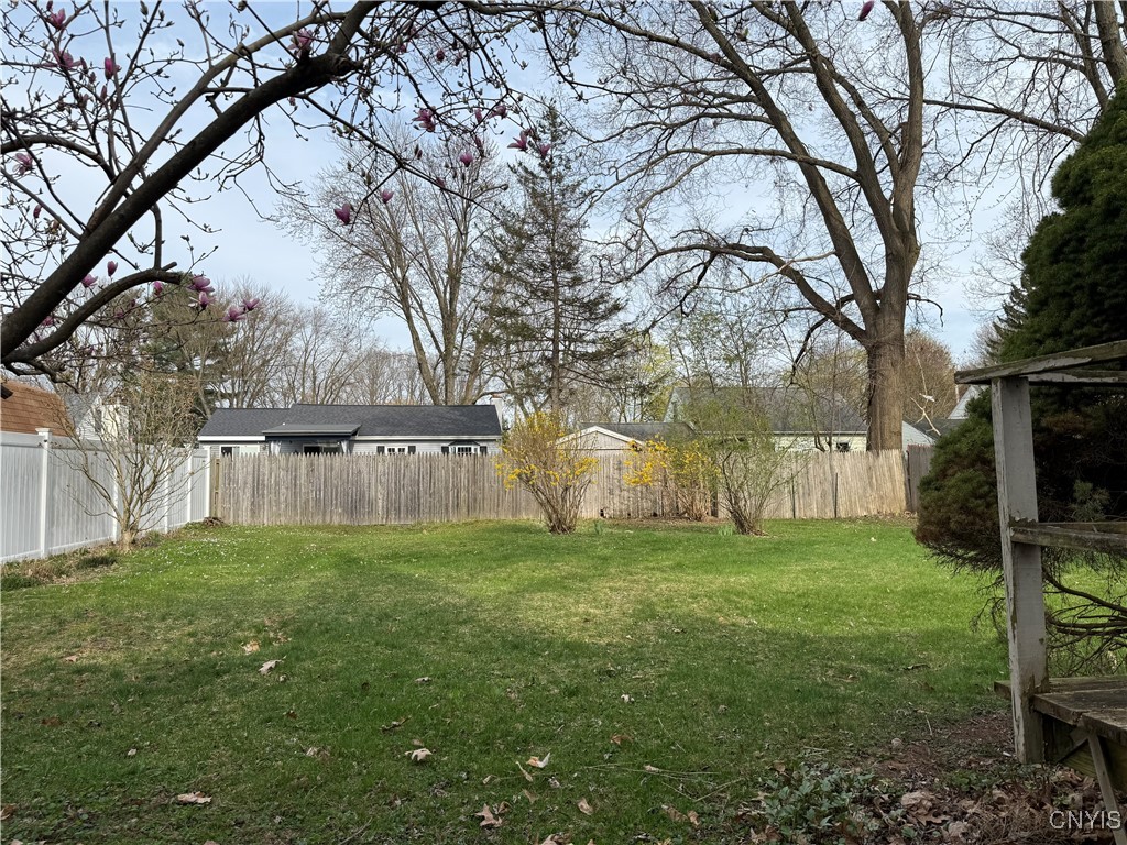 125 Maple Manor Drive Dr, Clay, New York image 8