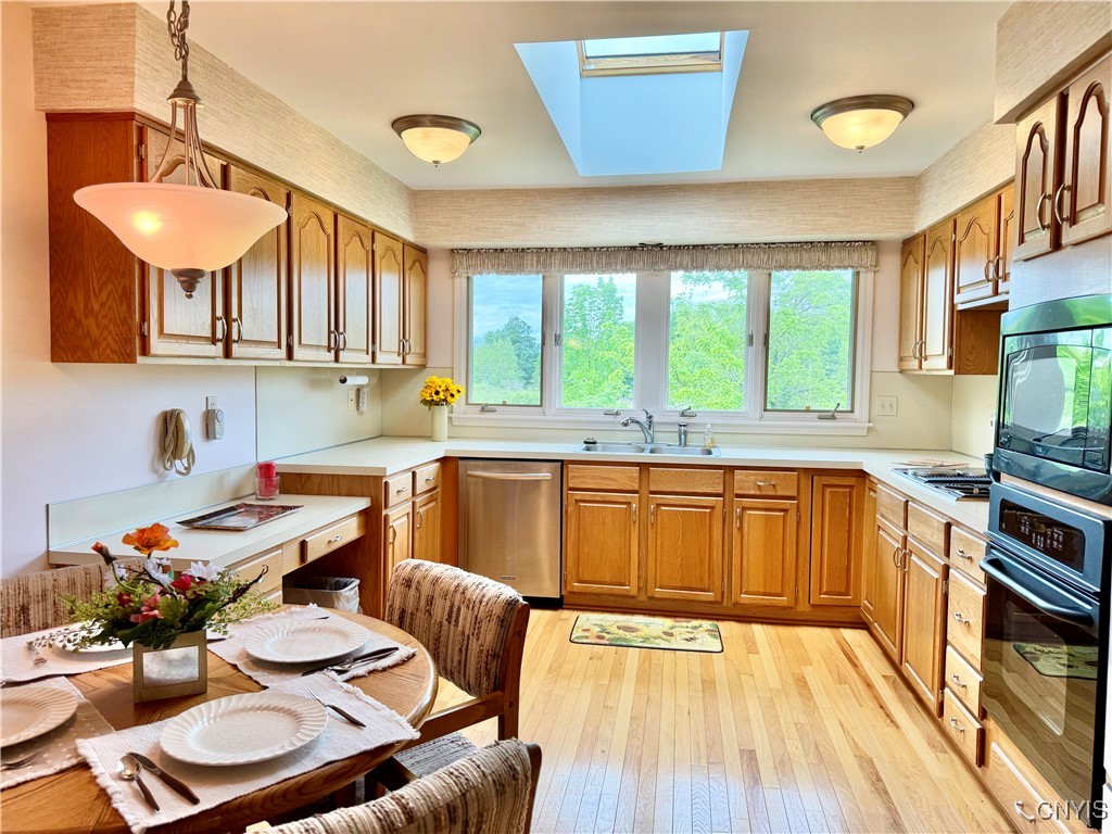 111 Spyglass Lane, Manlius, New York image 6