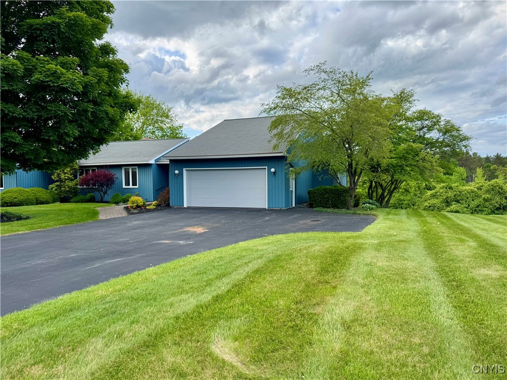 111 Spyglass Lane, Manlius, New York image 3