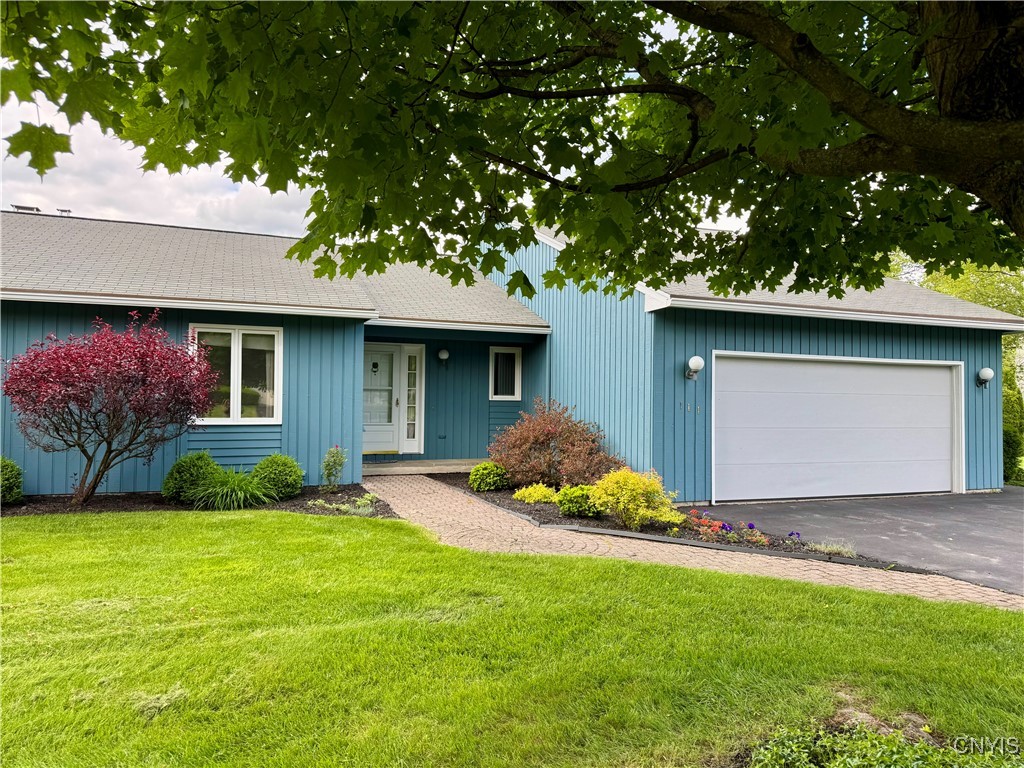 111 Spyglass Lane, Manlius, New York image 2