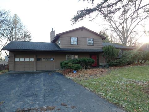 7658 Farmington Road, Manlius, NY 13104 - #: S1652531