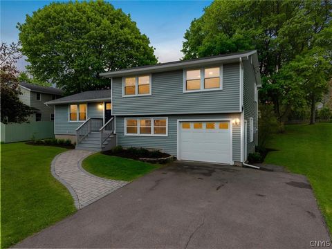 Photo of 36 Elm Hill, Camillus, NY 13031 (MLS # S1684995)