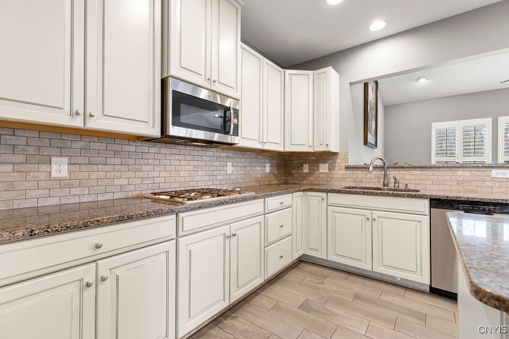 8490 Melo Circle, Clay, New York image 25