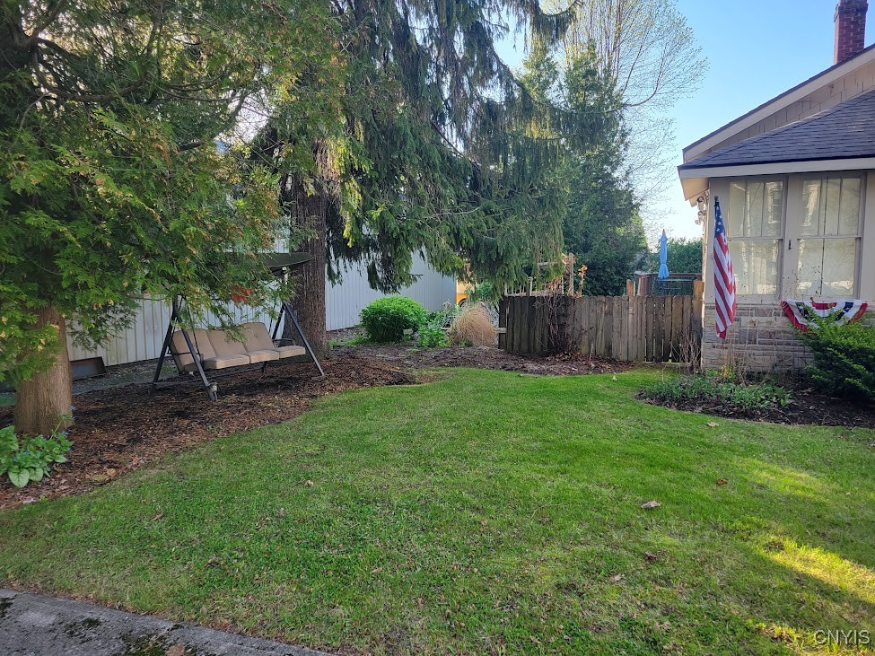 177 E Gouvello Street, Cape Vincent, New York image 6