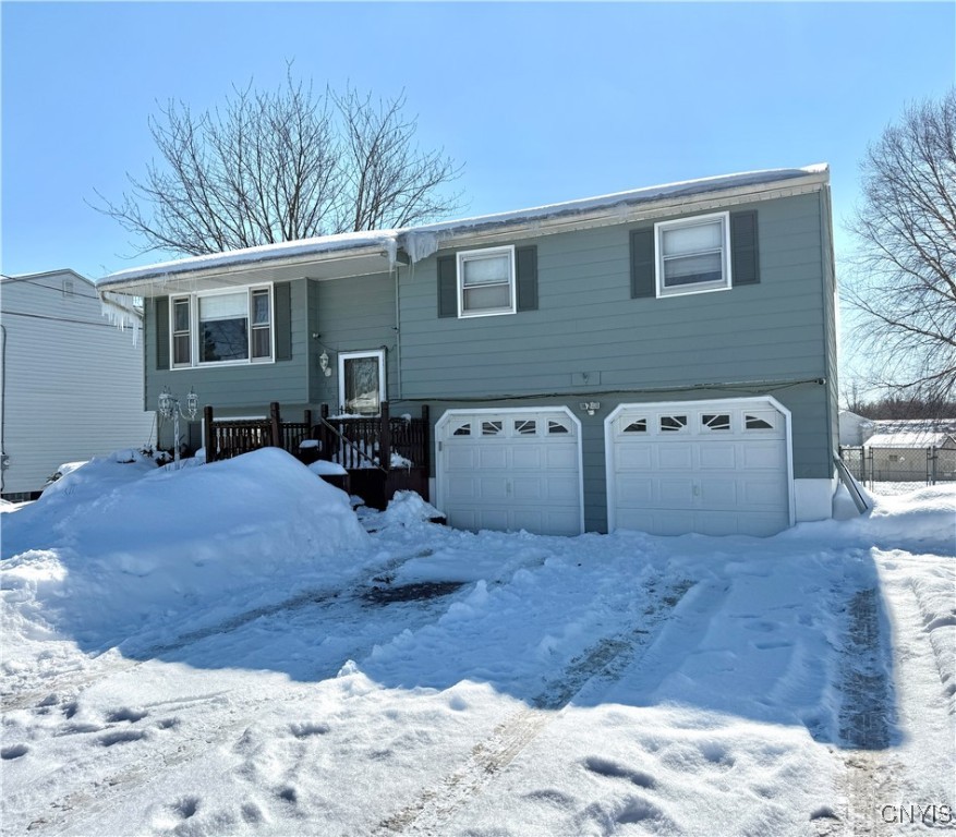 6180 Ridgecrest Drive, Cicero, New York image 1