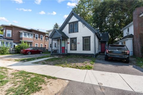 Tiny photo for 708 E Laurel Street, Syracuse, NY 13203 (MLS # S1660393)