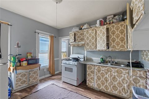 Tiny photo for 708 E Laurel Street, Syracuse, NY 13203 (MLS # S1660393)