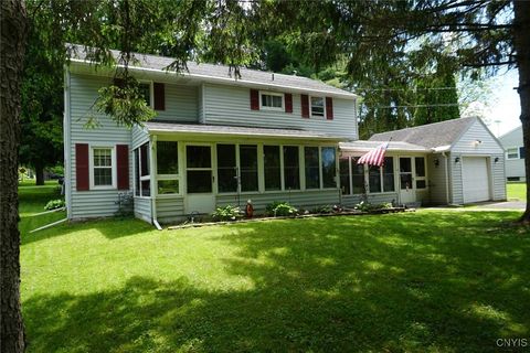 12 Phillips St Baldwinsville NY 13027
