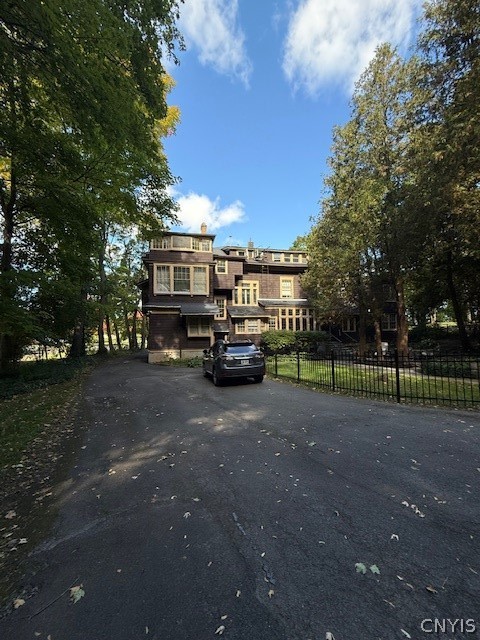 1618 James Street 3
