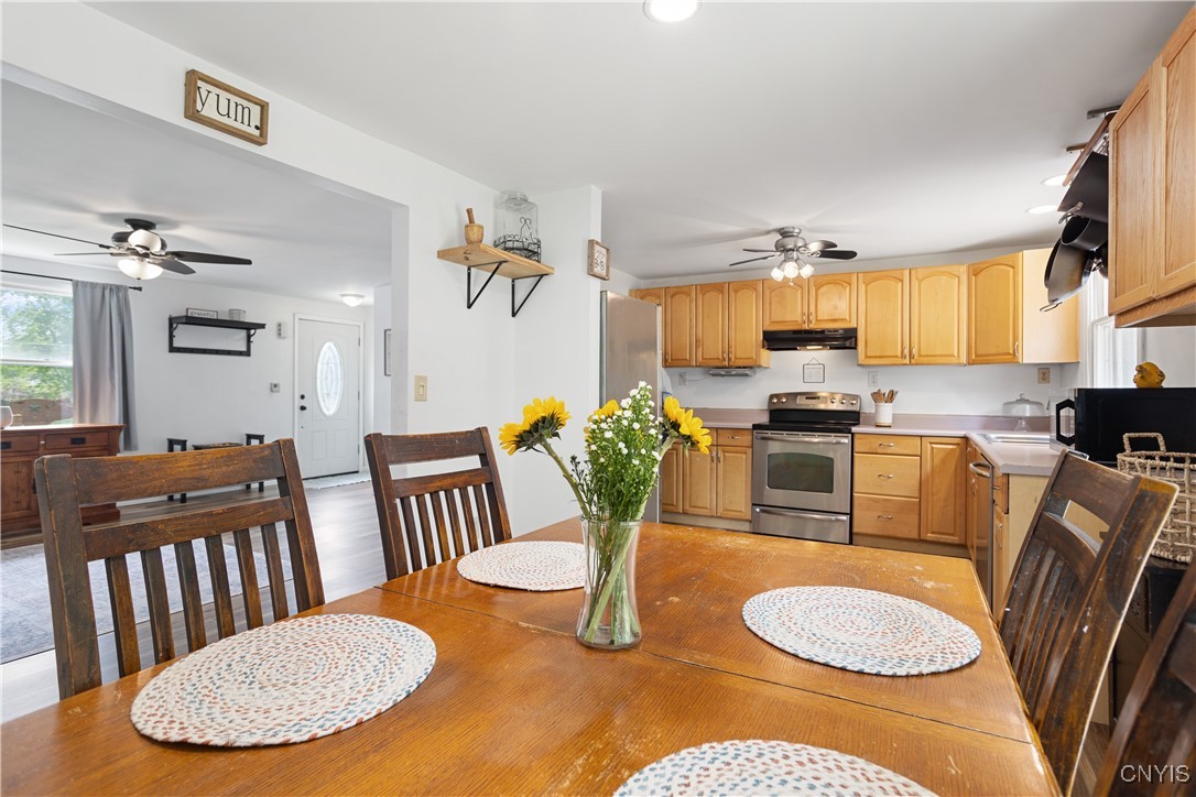 4229 Hunting Creek Drive, Clay, New York image 10