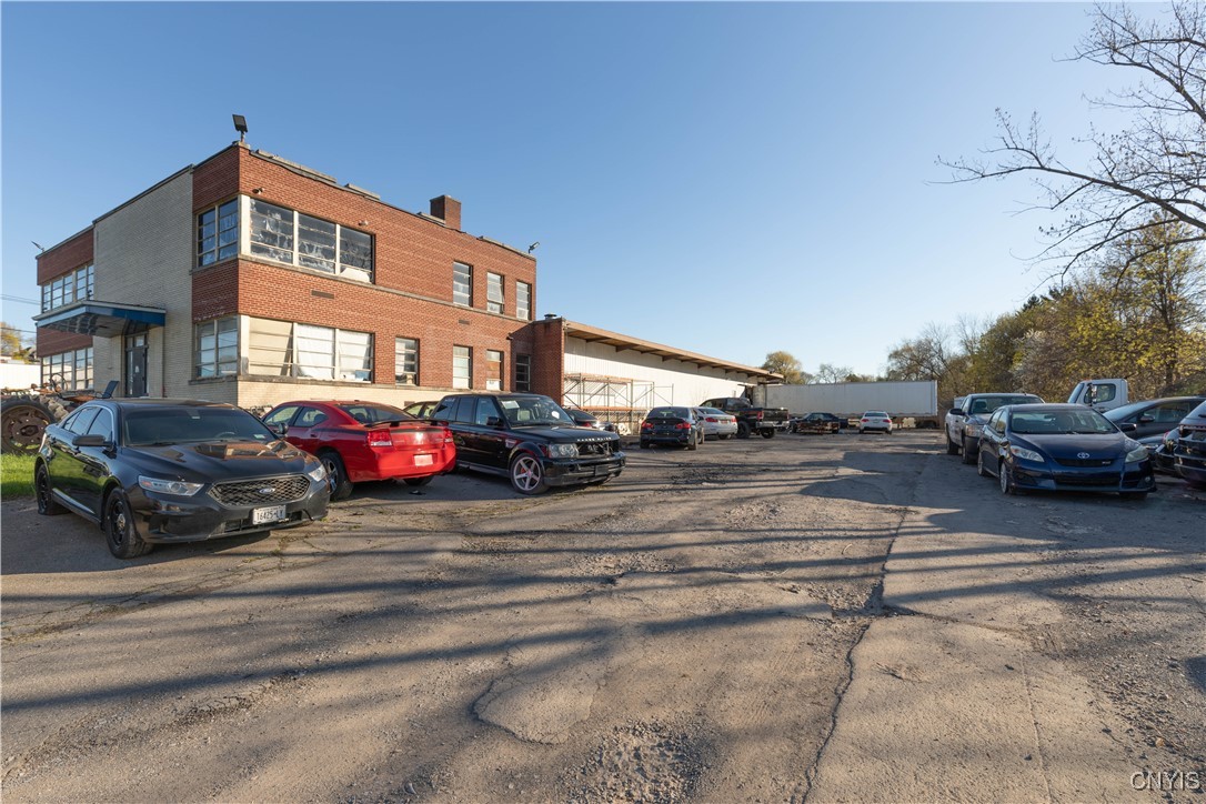 17 Dippold Avenue