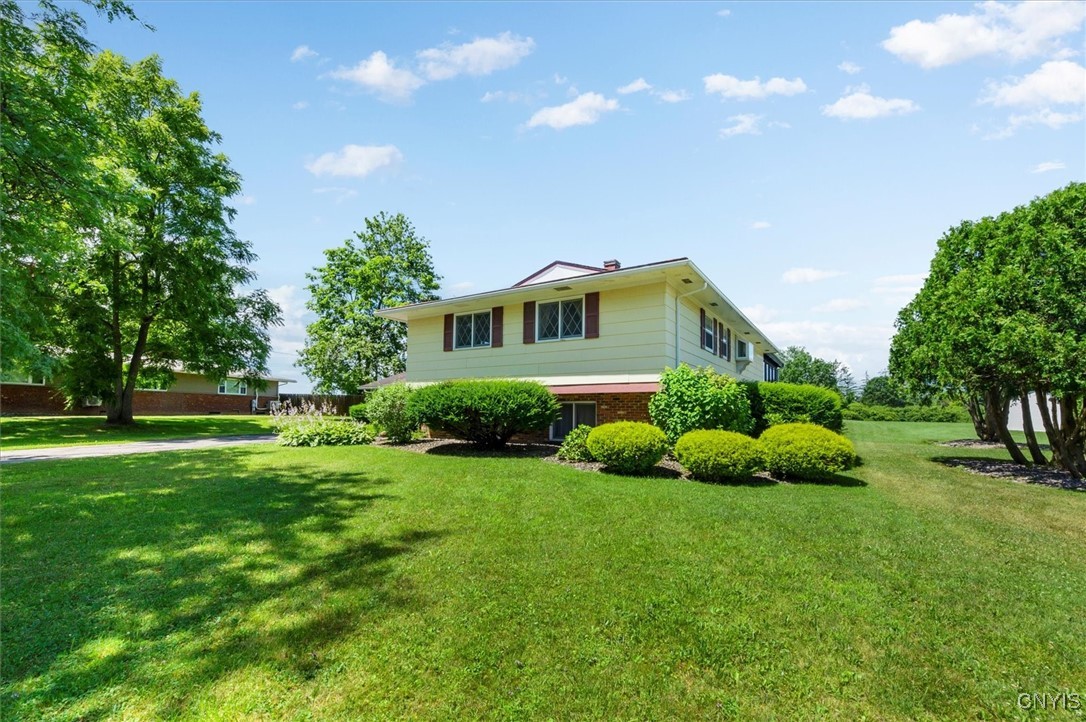 28 Black Avenue W
