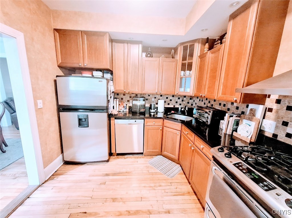 7 Genesee Court, Utica, New York image 15