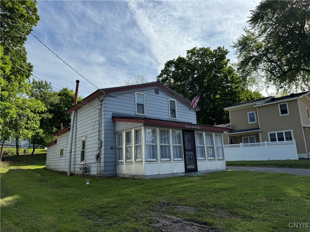 725 Emery Street, Fulton, New York image 2