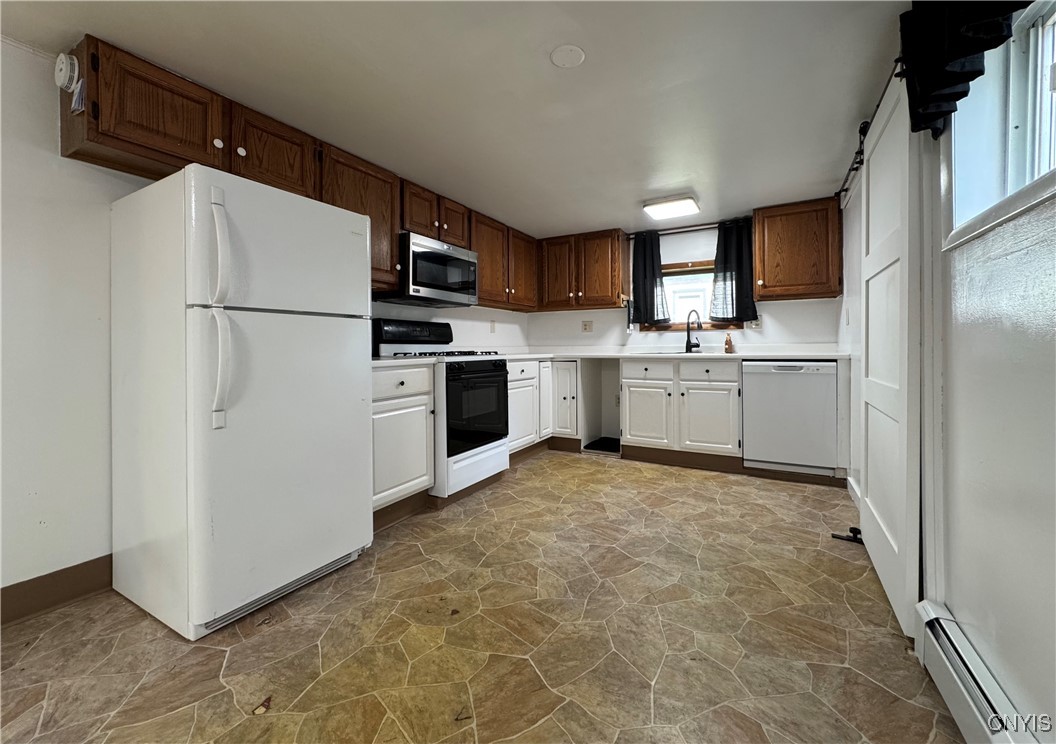 725 Emery Street, Fulton, New York image 6