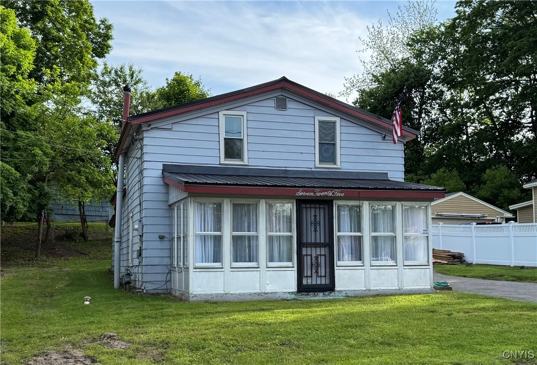 725 Emery Street, Fulton, New York image 1