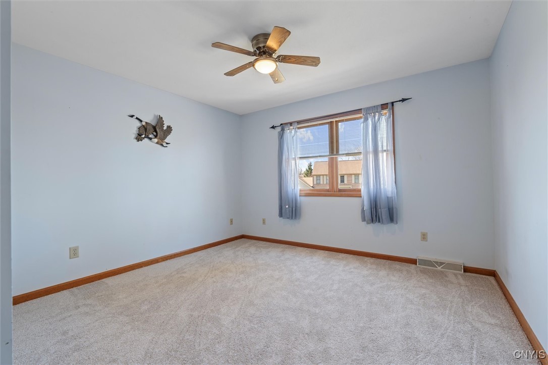 7698 Foxtail Pnes, Clay, New York image 23