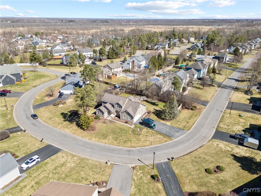 7698 Foxtail Pnes, Clay, New York image 36