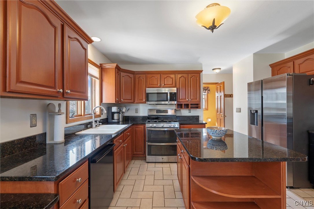 7698 Foxtail Pnes, Clay, New York image 10