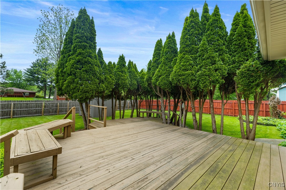 8322 Parker House Path, Cicero, New York image 30