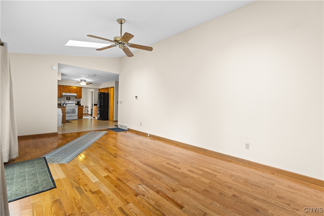 8322 Parker House Path, Cicero, New York image 14