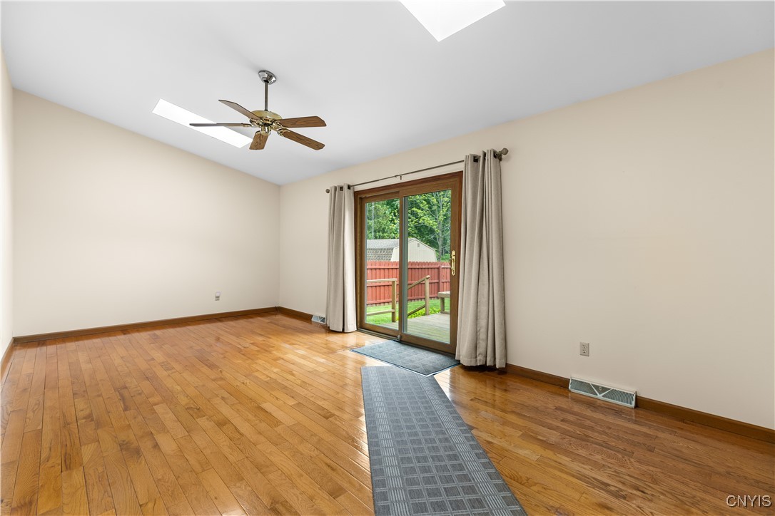 8322 Parker House Path, Cicero, New York image 13