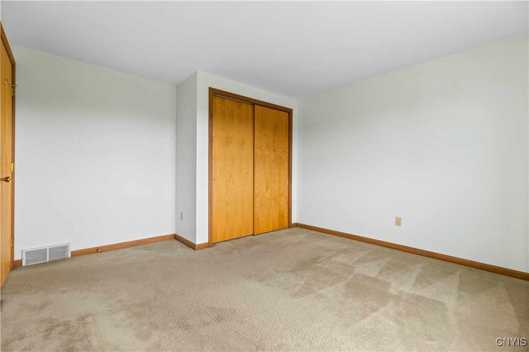 8322 Parker House Path, Cicero, New York image 26