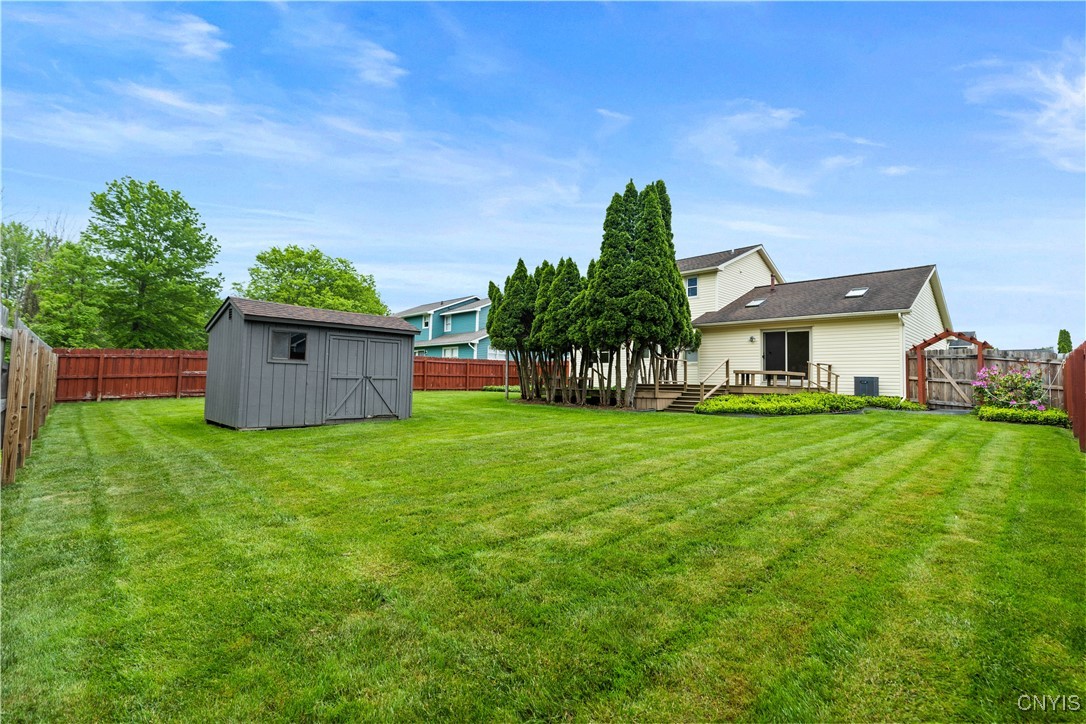 8322 Parker House Path, Cicero, New York image 32