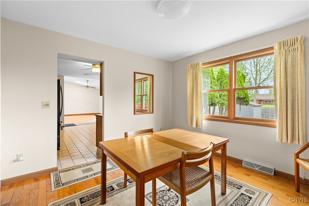 8322 Parker House Path, Cicero, New York image 17