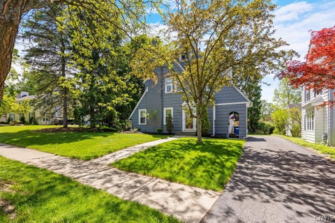 Homes For Sale - 216 Standish Drive<br/> Syracuse, NY 13224