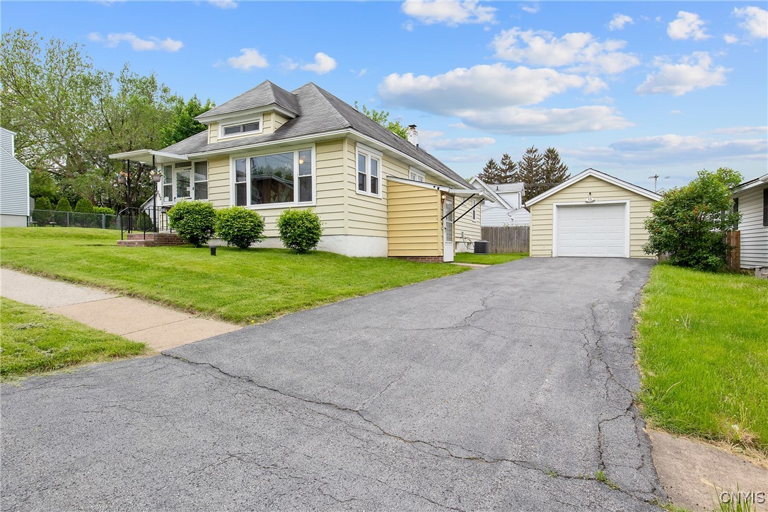 329 Hazelhurst Avenue, Syracuse, New York image 4