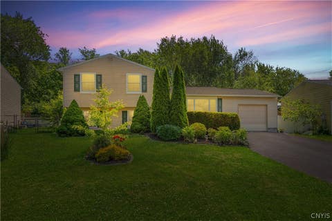 Homes For Sale - 5510 Taormina Drive<br/> Onondaga County, Clay, NY 13041