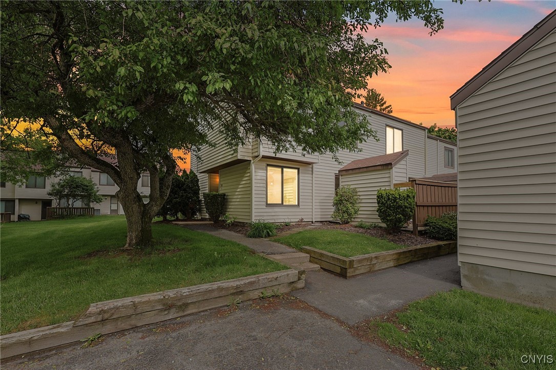 501 Barnstable Court, Camillus, New York image 1