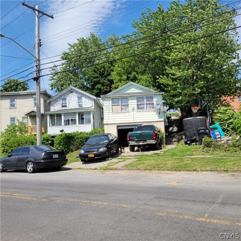 View Syracuse, NY 13208 house