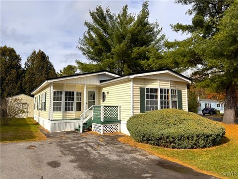 Photo of 645 Scarlet Dr Dr, Frankfort, NY 13357 (MLS # S1647025)