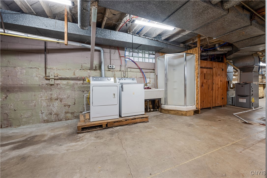134 Clifton Place, Syracuse, New York image 37