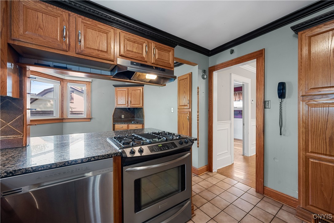 134 Clifton Place, Syracuse, New York image 16