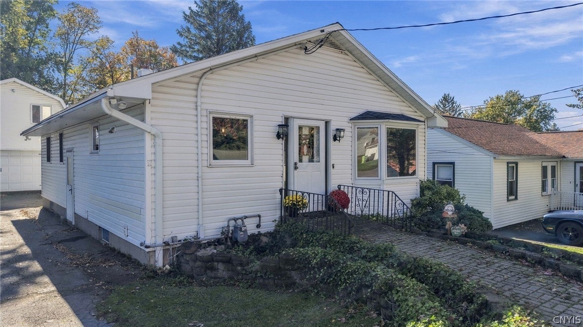 129 Kendall Drive W